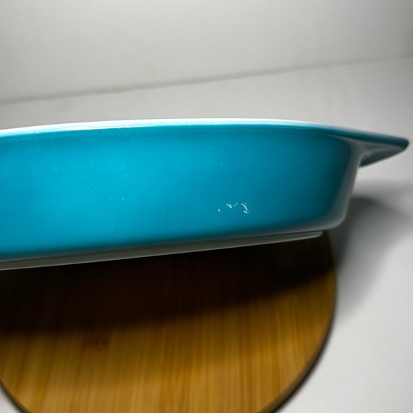 Vintage Pyrex Teal/Turquoise Blue Oval Casserole Dish 1 1/2 quart - Picture 16 of 16